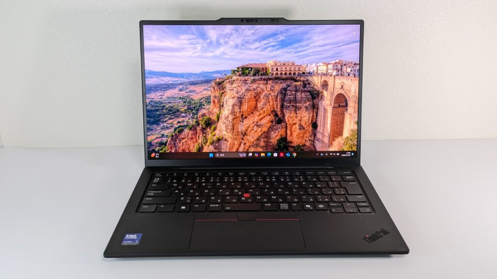 ThinkPad X1 Carbon Gen 13 Aura Edition　正面