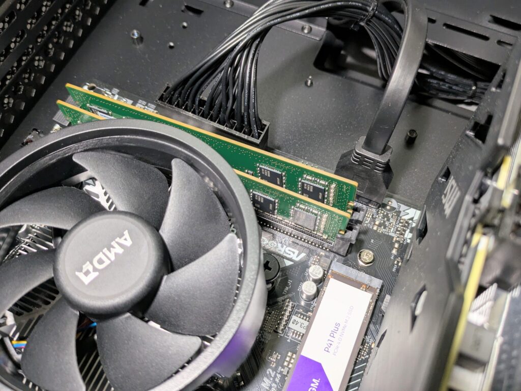 ドスパラ-中古PC-内装