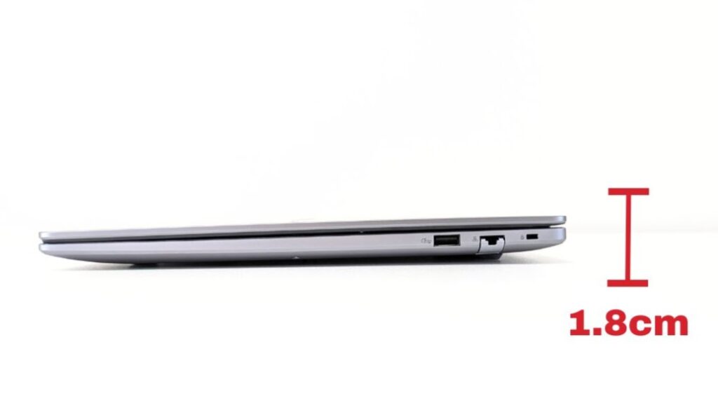 ASUS ExpertBook P3　外観　高さ測定
