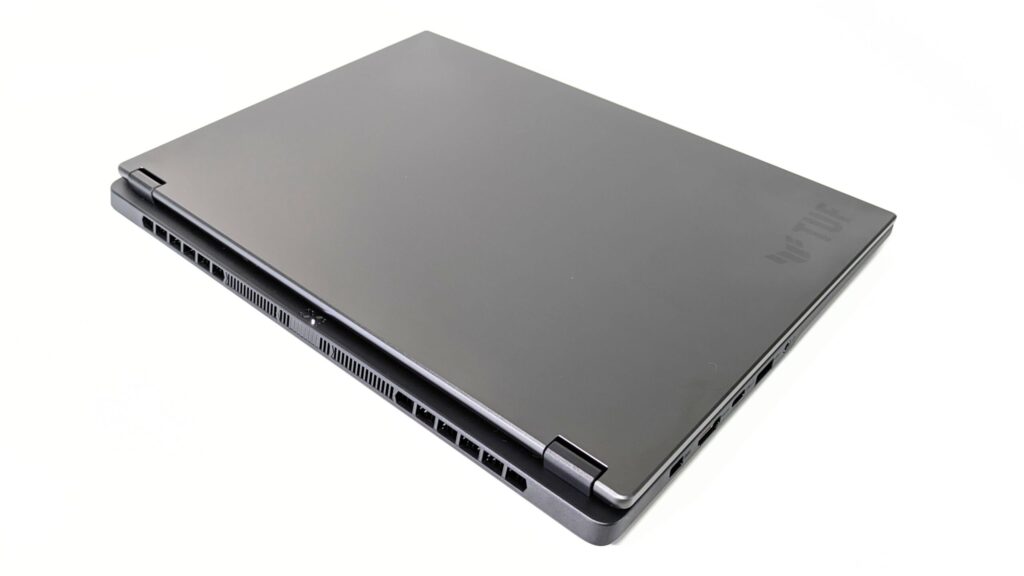ASUS TUF Gaming A14 FA401KM 製品外観 表面