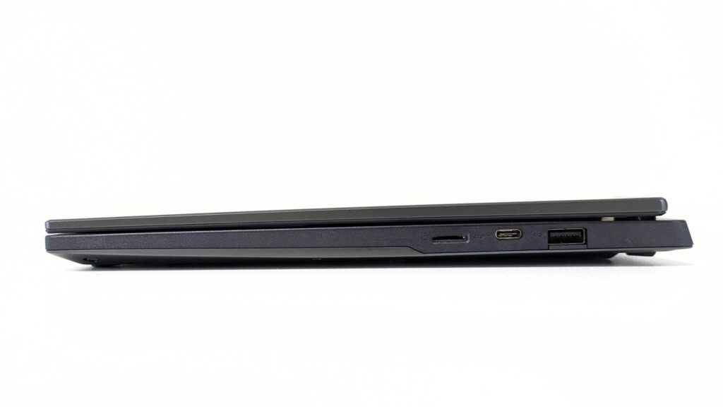 ASUS TUF Gaming A14 FA401KM インターフェース 右側面