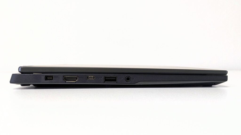ASUS TUF Gaming A14 FA401KM インターフェース 左側面