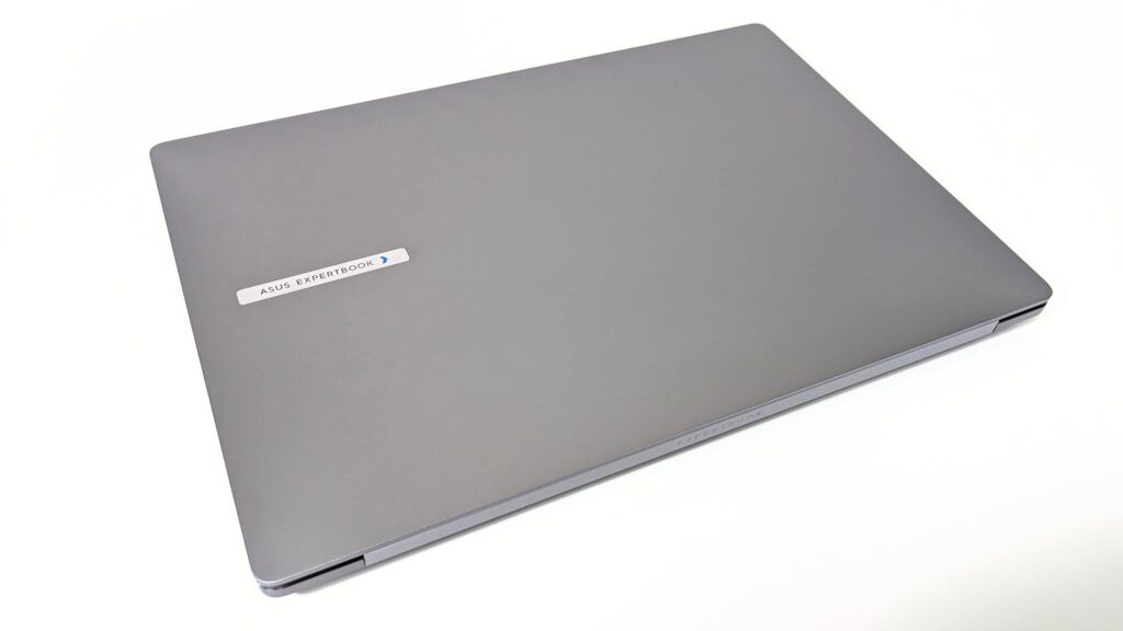 ASUS ExpertBook P3　外観　天板