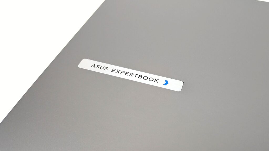 ASUS ExpertBook P3　外観　天板
