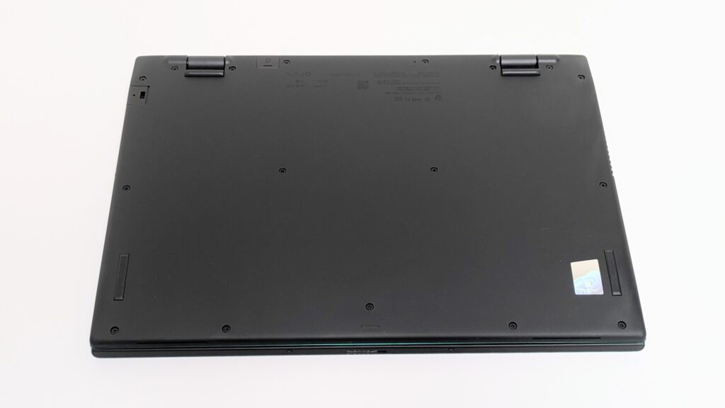 VAIO VJS4R18の裏面