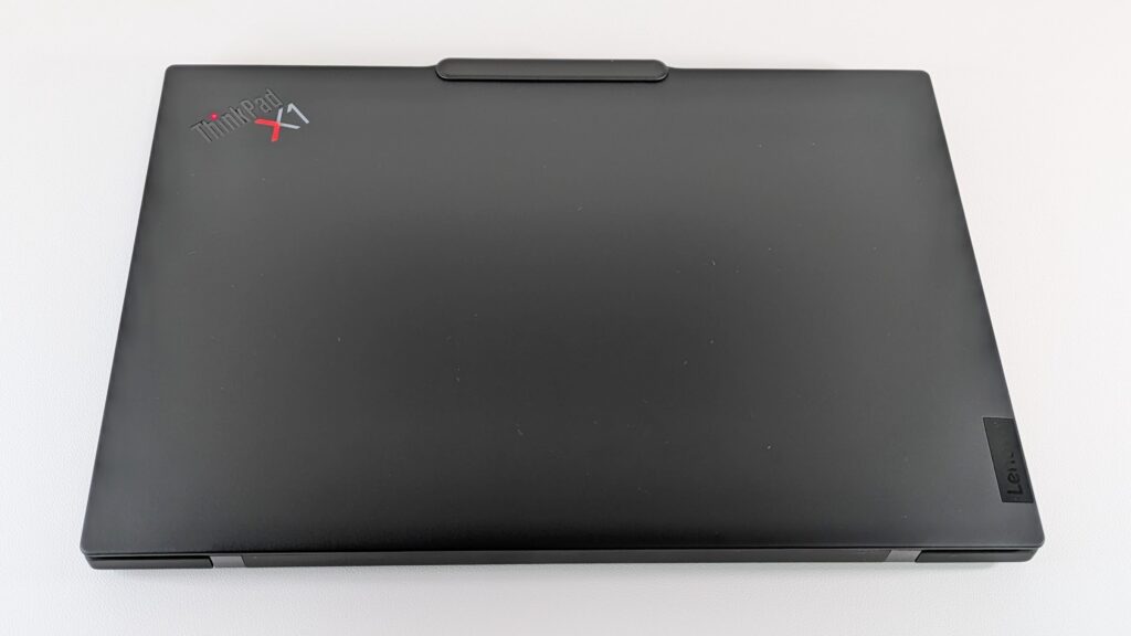 ThinkPad X1 Carbon Gen 13 Aura Edition　天板