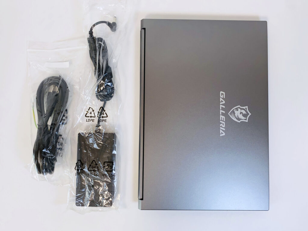 ドスパラ　アウトレットモデル　付属品と本体