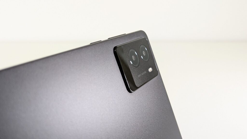 Lenovo Legion Tab (8.8”, 3)の出っ張りのあるカメラ部分の写真