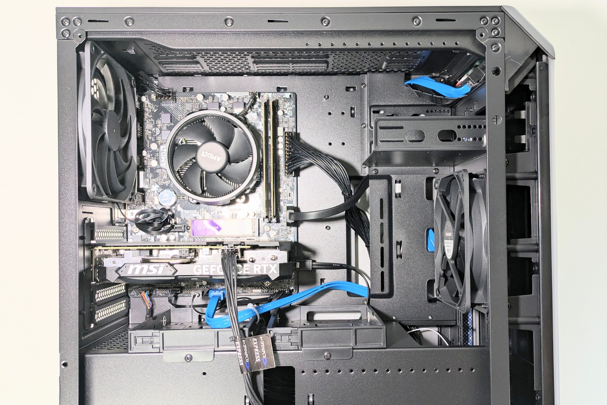 ドスパラ-中古PC-内装