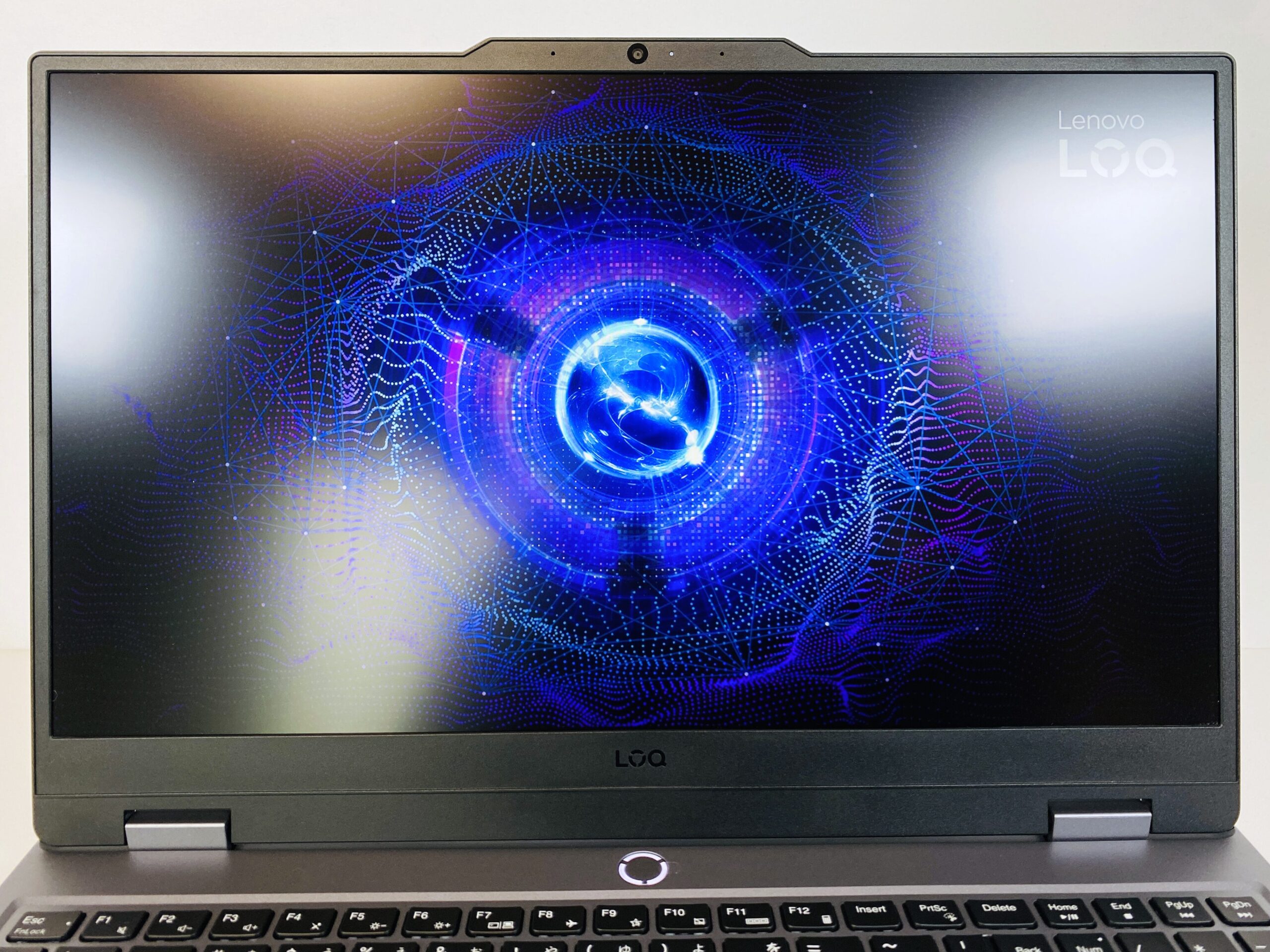 Lenovo LOQ 15IRX9 レビュー ディスプレイ輝度