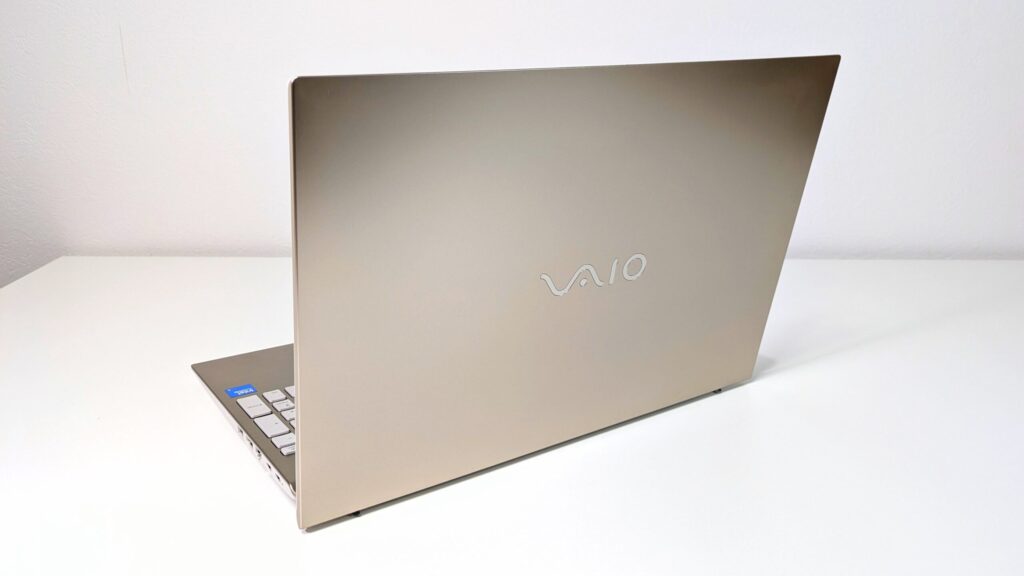 VAIO F16