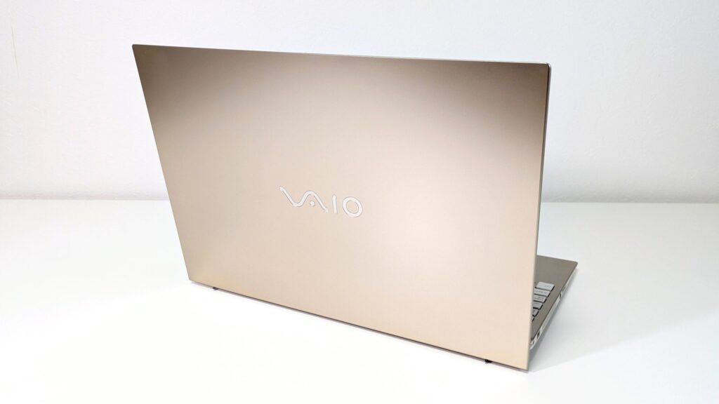 VAIO F16