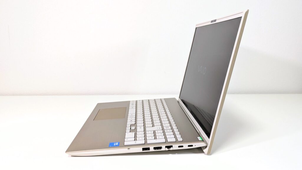 VAIO F16
